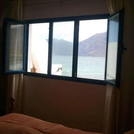 וילה La Caleta Sleeps 5 Wifi פאמארה