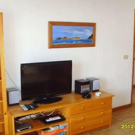 La Caleta Sleeps 5 Wifi Villa