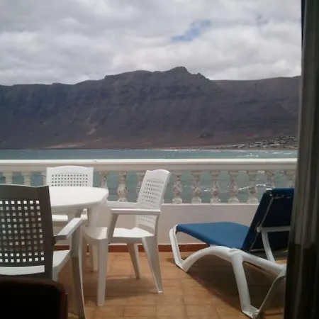 La Caleta Sleeps 5 Wifi