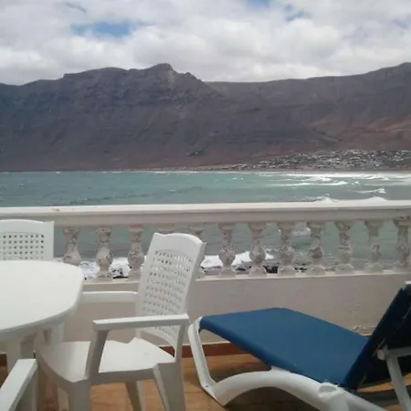 La Caleta Sleeps 5 Wifi